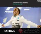 Lewis Hamilton ın 2015 Bahreyn Grand Prix zaferi kutluyor